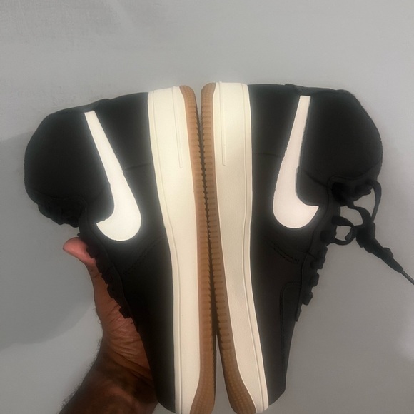 Air Force 1 ladies size 10.5 - Picture 4 of 6